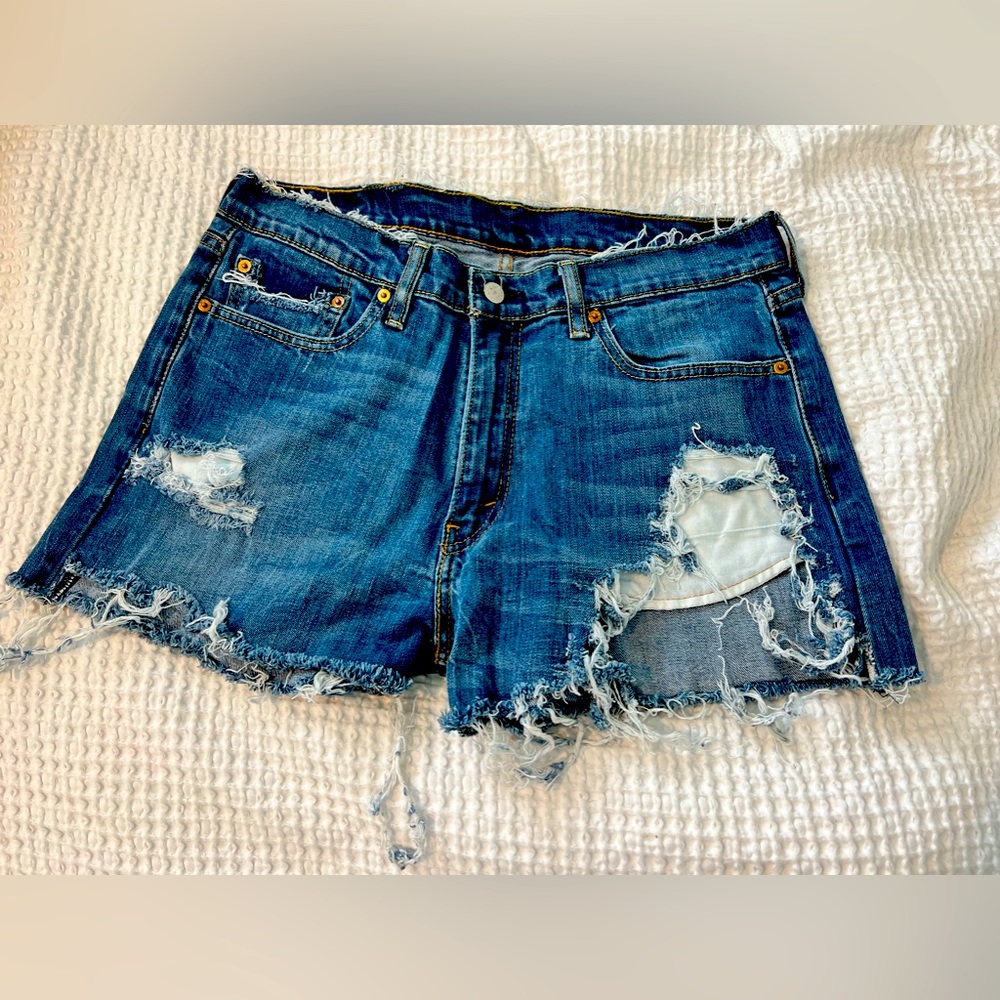 Levi vintage distressed jean shorts